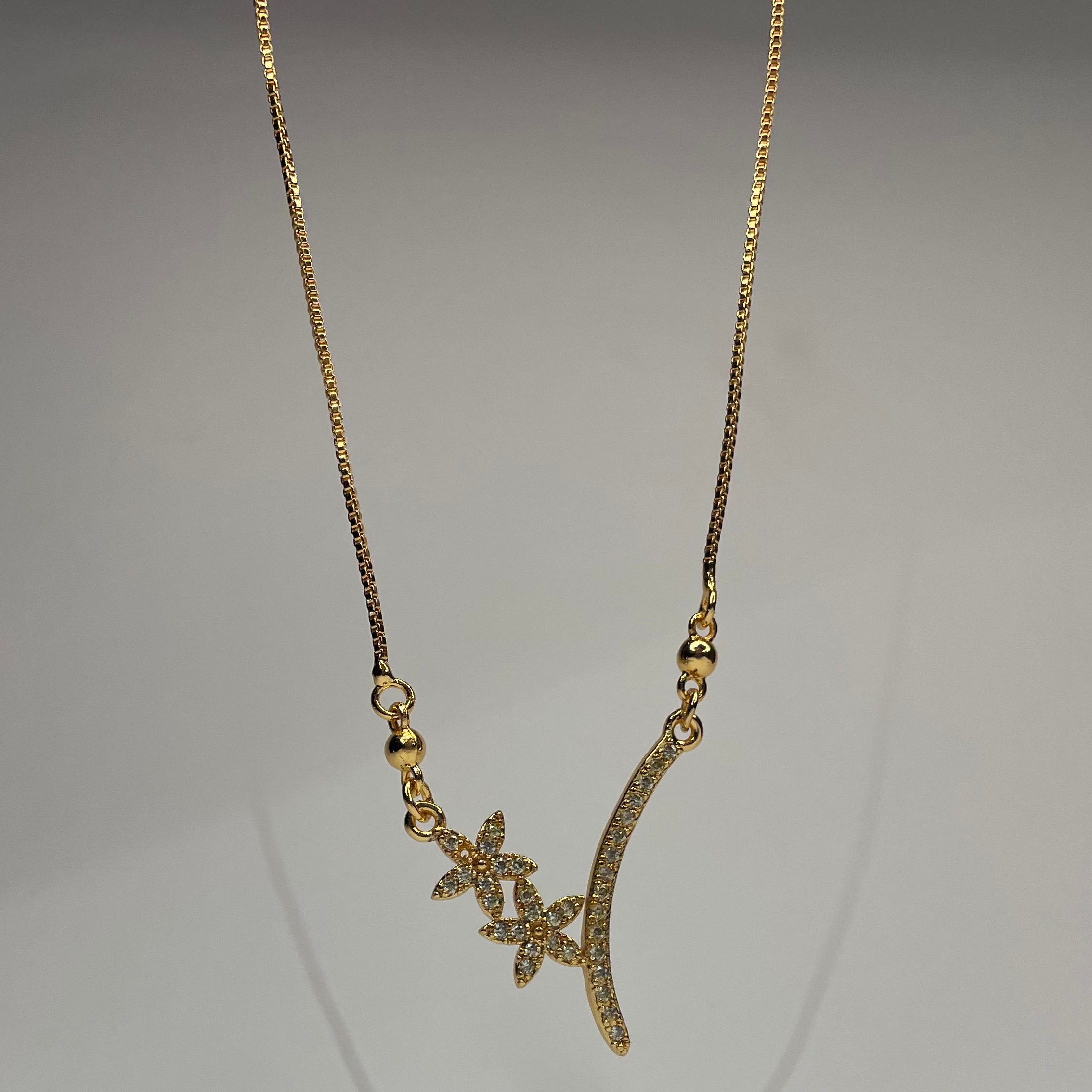 Luxury Butterfly Curve Pendant Necklace