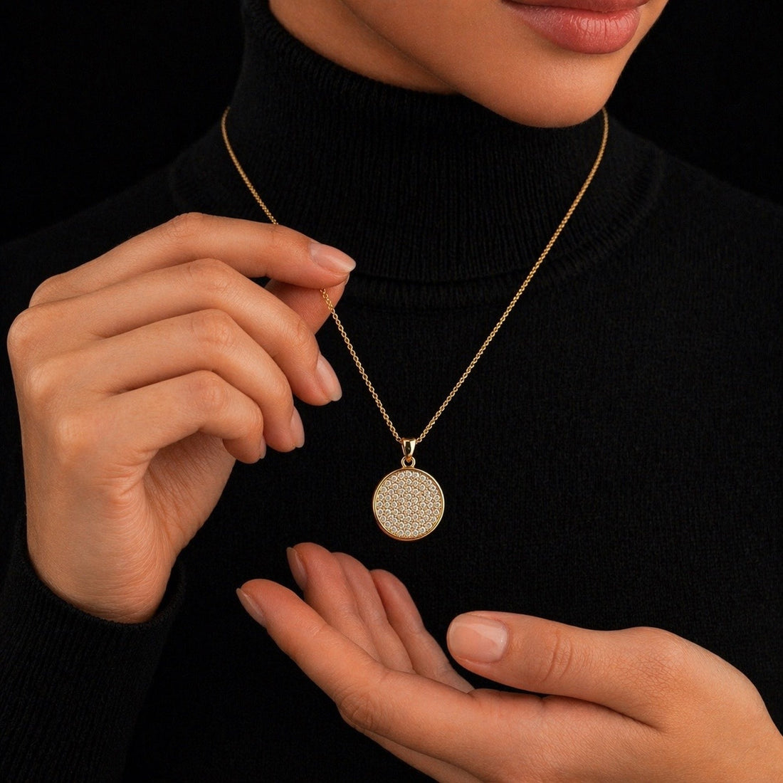 Luxury Round Crystal Pendant Necklace